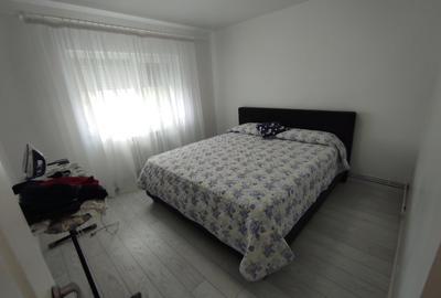 Apartament 3 camere, decomandat, et. 3, Nicolina - 1