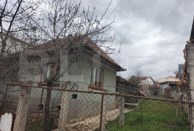 Casă individuală cu 2 camere în Dâmbul Rotund