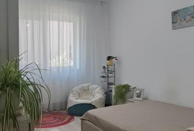 2 camere decomandat + CURTE proprie la cativa pasi de Metrou - 6