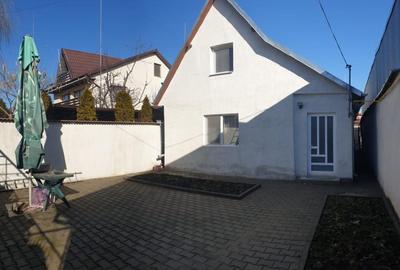 Casă cu 4 camere în Apollo