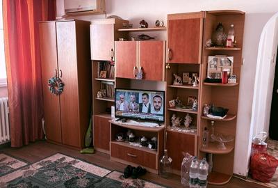 Apartament cu 4 camere semidecomandat, mobilat în Drumul Taberei