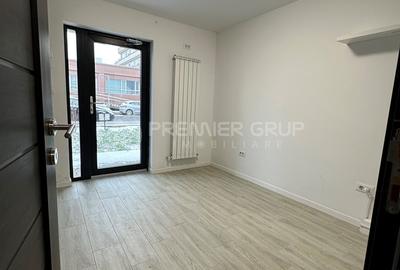 Spațiu comercial  cu 3 căi acces și loc de parcare 36mp, Podu Roș, CT - 7