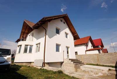 Casa spatioasa cu etaj si curte în Ghimbav - 2