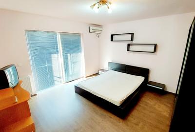 Garsonieră decomandată, mobilată în Olimpia-Stadion