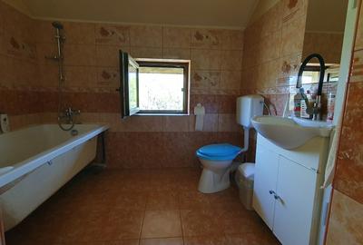 Proprietar vând casă individuală pe colț în zonă liniștită - 13