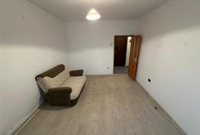 Garsoniera de vanzare , etaj 2, libera, Pictor Grigorescu - 1