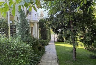 Vila 2005,S+P+E+M,living,dinning,3 dormitoare,3 bai,teren 2090mp,piscina,garaj - 1