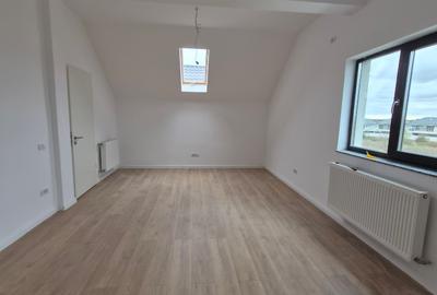 Vilă elegantă cu 5 camere si 3 bai + mansarda + garaj  – Zona Cristalului - 29