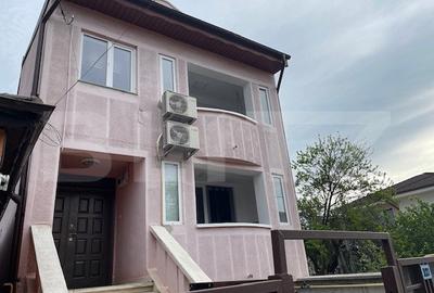 Casă individuală cu 7 camere în Valea Rosie