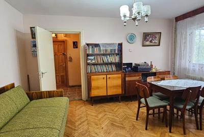 Apartament cu 2 camere semidecomandat, mobilat în Podu Roș