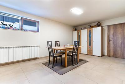 Casa cu dotari premium si finisaje de calitate ,Demisol +Parter+Etaj situata in - 25