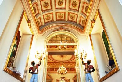 Casă cu 17 camere în P-ța Romană