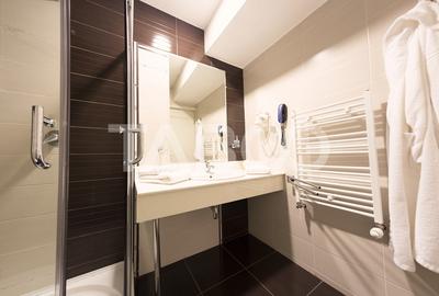 Hotel de 3* si 4* cu 64 de camere in Alba Iulia ultracentral - 33