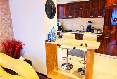 Zona de cluburi - apartament cu 3 camere mobilat si utilat - 2