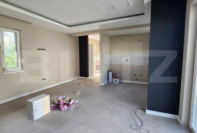 Apartament cu 4 camere semidecomandat în Florești