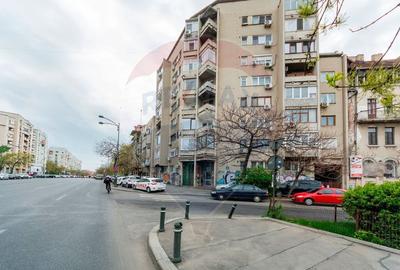 Vanzare apartament cu doua camere plus boxa in zona Cismigiu - 1