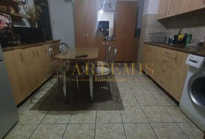 Apartament de 2 camere, decomandat, 56 mp., zona central - 1