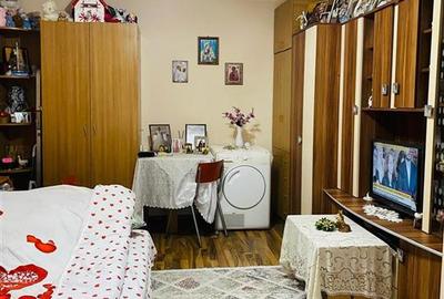 Apartament Decomandat cu centrala zona Buziasului - 9