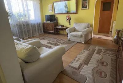 Apartament cu 3 camere semidecomandat în Dristor