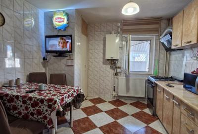 Apartament 4 camere-decomandat-centrala-zona Vitan - 10