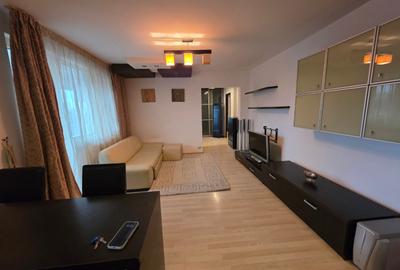 Apartament cu 3 camere semidecomandat, mobilat în Titan
