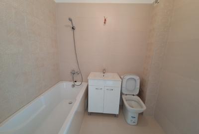 Vând apartament cu 2 camere, decomandat nou  + loc de parcare, situat in complex - 9