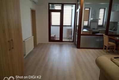 Apartament cu 2 camere semidecomandat, mobilat în Tomis Nord