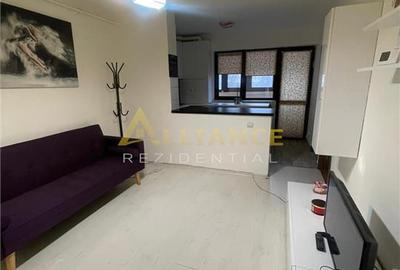 Apartament cu 2 camere semidecomandat, mobilat în Central