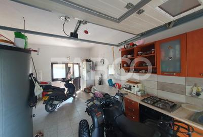 Casa 5 camere 3 bai 2 terase garaj magazie de vanzare 180 mp utili - 25