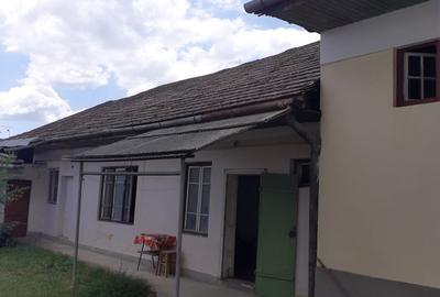 Vand casa cu 4 cam. in zona Semicentral - 3