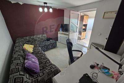 Casă individuală cu 6 camere în Tatomirești