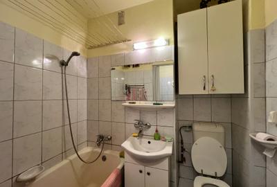 Apartament, in stare buna, zona Dacia, str. Labirint - 6