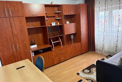 Închiriez garsonieră bloc ONIX - 1