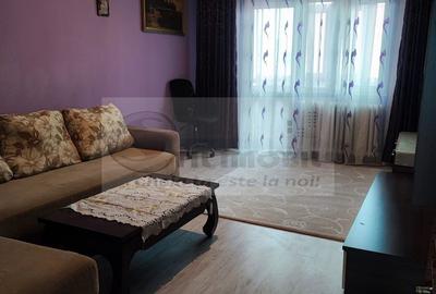 Apartament cu 3 camere decomandat în Podu Roș