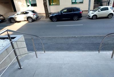 SPATIU COMERCIAL-CLINICA MEDICALA-490 MP,3 INTRARI,IDEAL INVESTITIE,1450000 EURO - 6