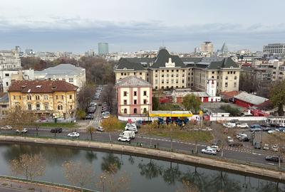 Apartament foarte spatios cu 2 Camere Bdul Libertatii-Parc Izvor - 1