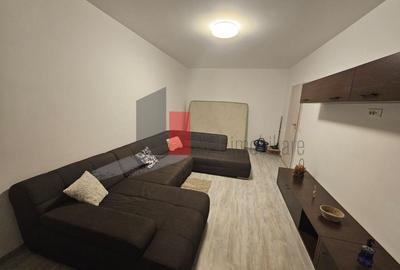 Apartament cu 2 camere decomandat în Apărătorii Patriei