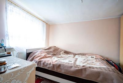 Casa de vanzare cu 2 camere si teren 1068 mp zona Renașterii - 5