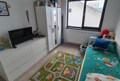 Apartament cu 3 camere semidecomandat în Central