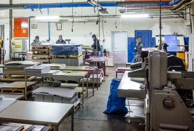 Hală producție Ambalaje Carton și casă locuibilă la 25km de București - 1