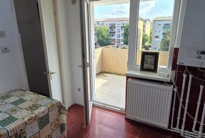 Apartament cu 3 camere, Micro 17,  Bld Independentei - 4