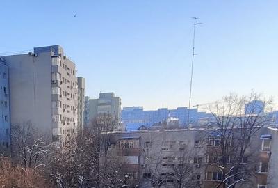 Apartament cu 3 camere în Victoriei