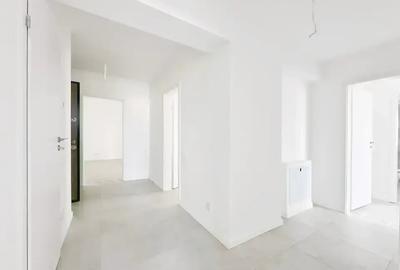 Apartament cu 3 camere decomandat în Titan