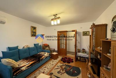 Apartament cu 3 camere decomandat în Mărăței