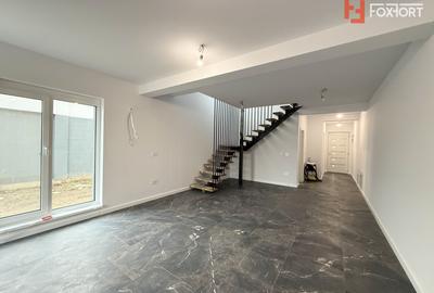 Duplex cu 4 camere de vanzare in localitatea Covaci - 2