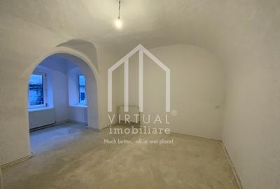 Apartament de vanzare cu 3 camere pivnita,la casa in zona Centrala - 1