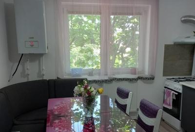 Se vinde apartament cu 2 camere in zona 2 Moldoveni,str.Musetelului bl.J 20 . - 1