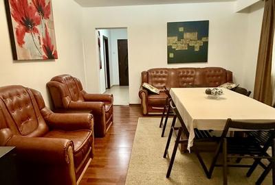 Apartament cu 3 camere, mobilat în Pajura