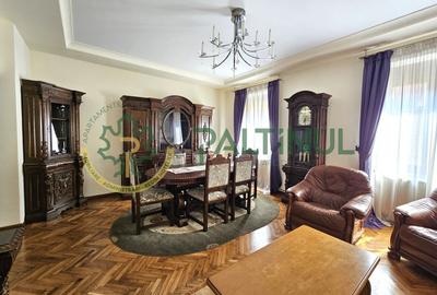 Apartament cu 3 camere decomandat, mobilat în Central