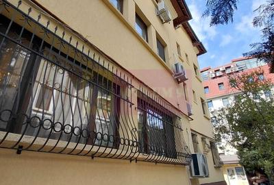 Vila individuala, singur in curte Cotroceni, 16 camere - 1